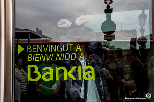 ToqueaBankia, acción de ocupación de la oficina de Bankia en Plaça Catalunya, Barcelona | Foto: Tono Carvajo para Fotomovimiento ToqueaBankia, acción de ocupación de la oficina de Bankia en Plaça Catalunya, Barcelona | Foto: Tono Carvajo para Fotomovimiento
