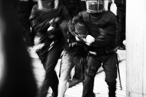 Desalojo en el edificio de La Bolsa. Barcelona, 19 de septiembre de 2011 | Foto: Mar Lizana para Fotomovimiento